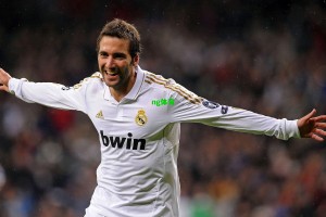 德约科维奇直落三盘强势晋级，斩获大满贯生涯第400胜里程碑