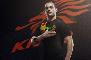 从巅峰到深渊，老鹰两年沉沦，谁该为这场崩塌负责？