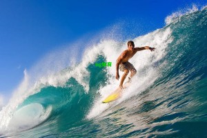 格林斯比三打一良机遭化解，伯恩斯射门被挡出底线