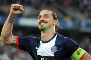 足坛新纪元，利雅得新月天价合约震动欧洲，姆巴佩与皇马原则协议下的未来博弈