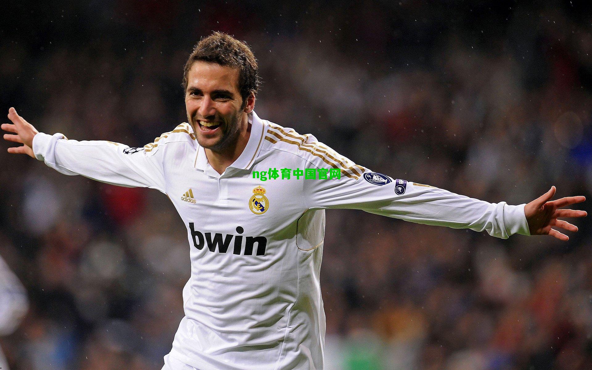 波兰主帅，扎莱夫斯基转会是共赢 基维奥尔转会说明他渴望出场