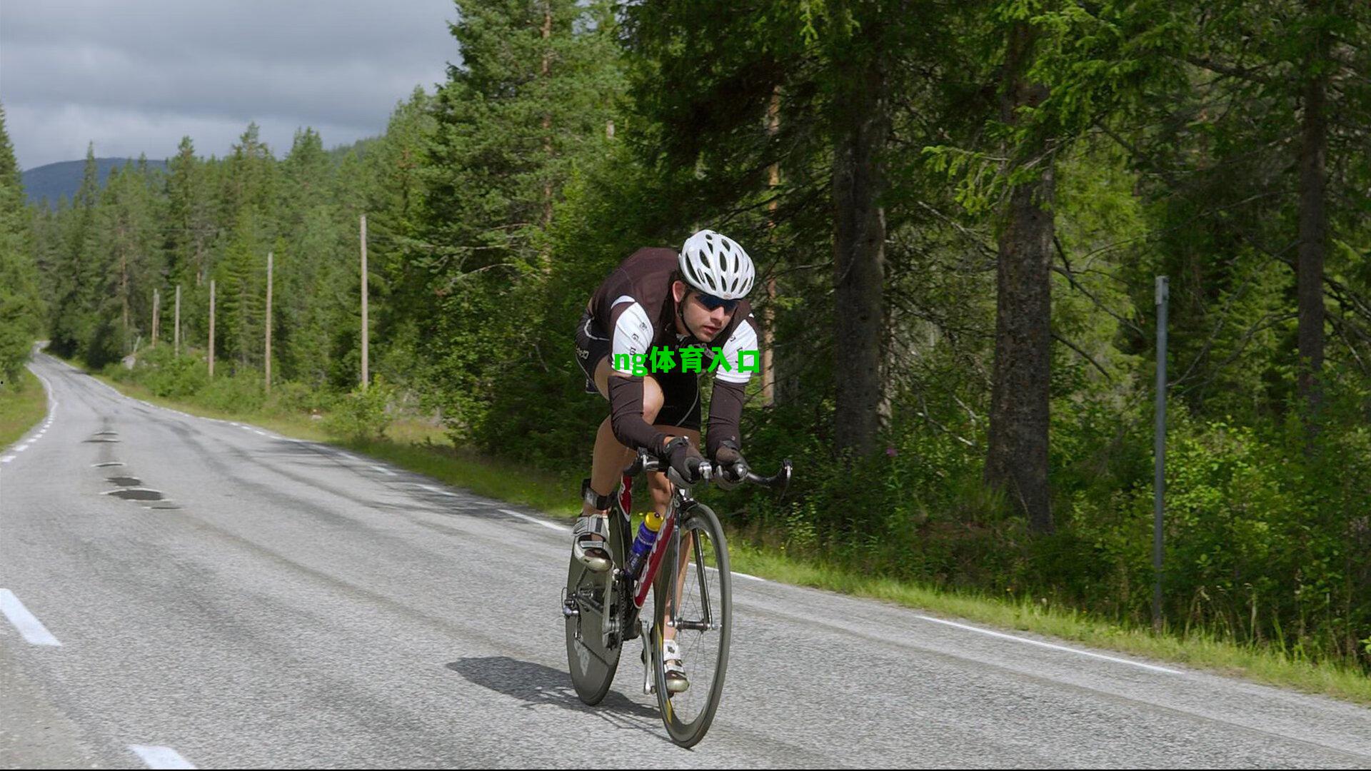 阿德狂轰48分诠释英雄本色 他比勒布朗更配最佳阵容?