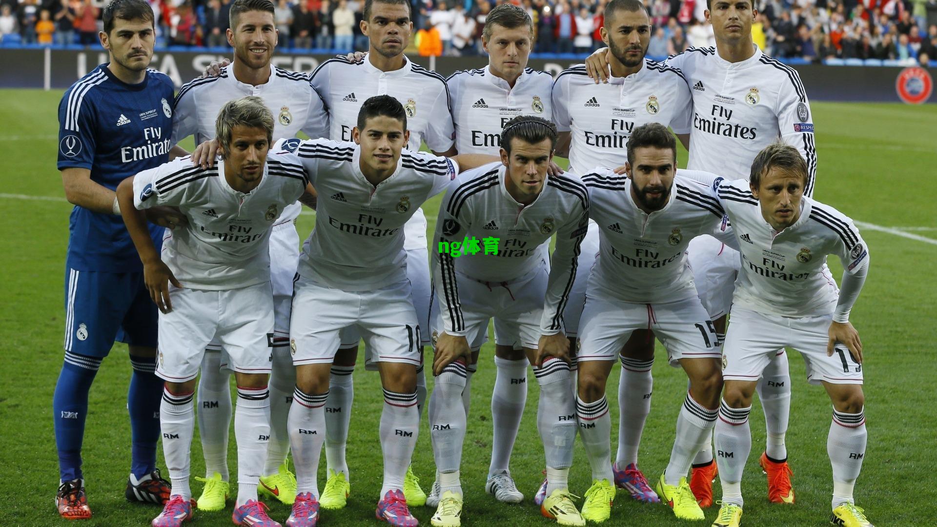 欧文回应与鲁尼少年时代对比，17岁金靴证明一切，双星轨迹折射英伦足球辉煌