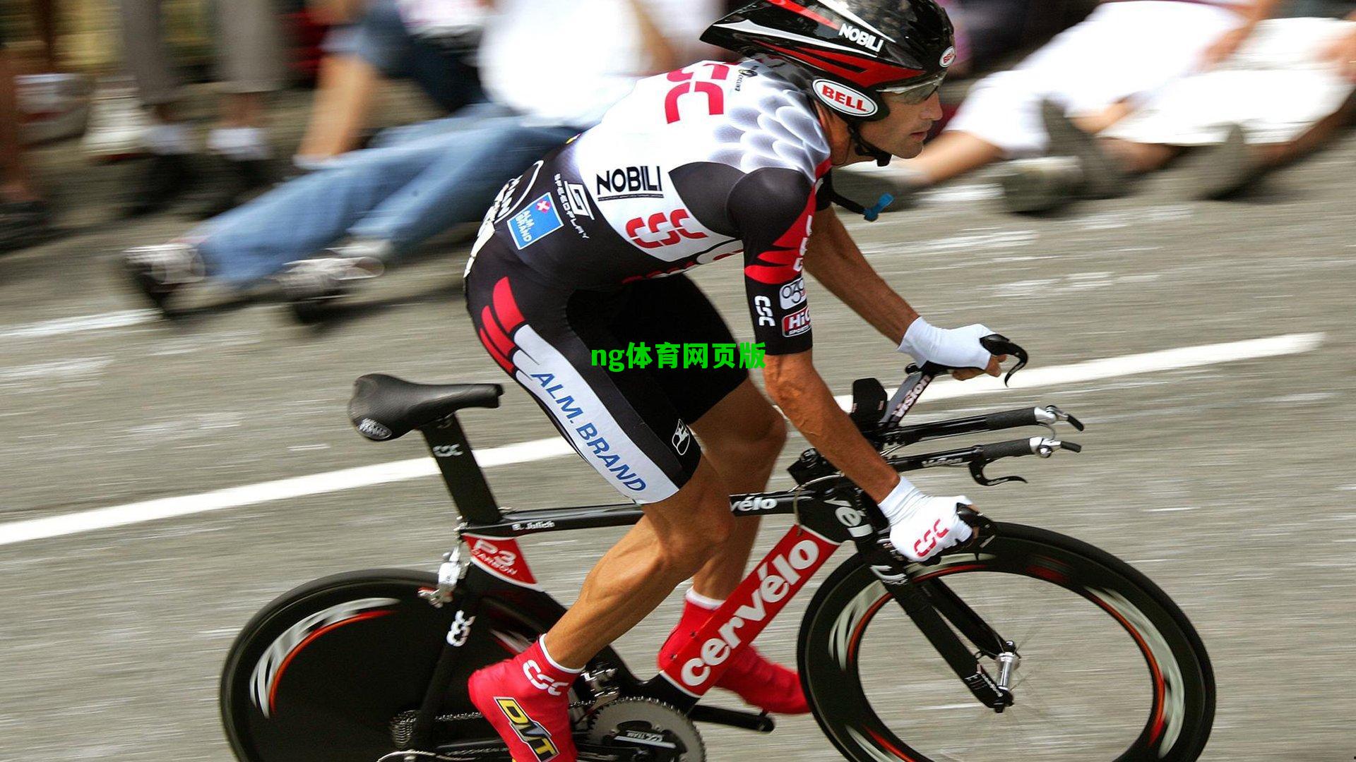 德尚点明法国队双线战略，锋线答案浮现，防守厚度成卫冕关键